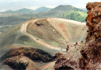 Blick auf einen Krater