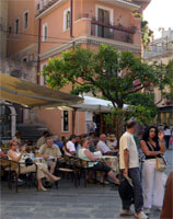 Straßencafe in Taormina